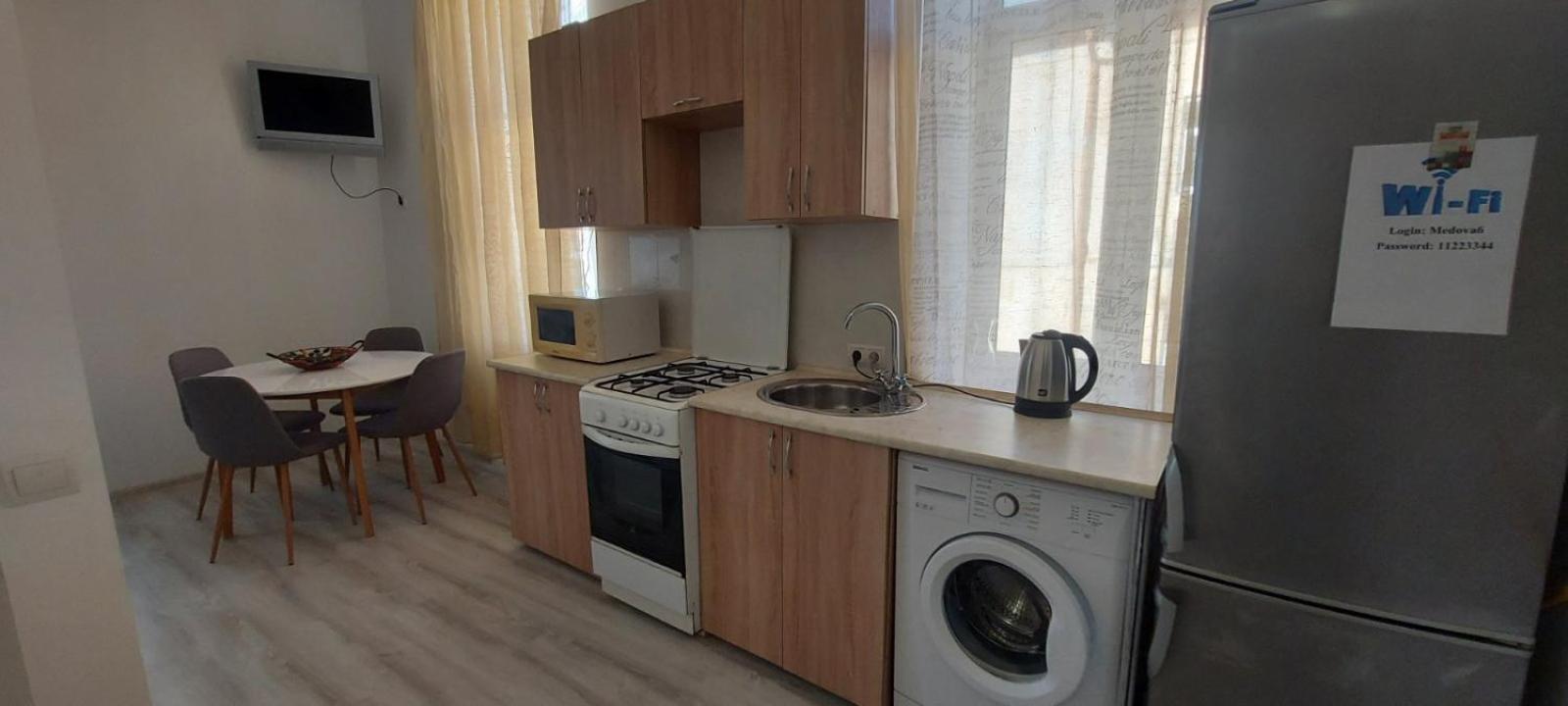 White Rooms On City Center Lviv Exterior foto