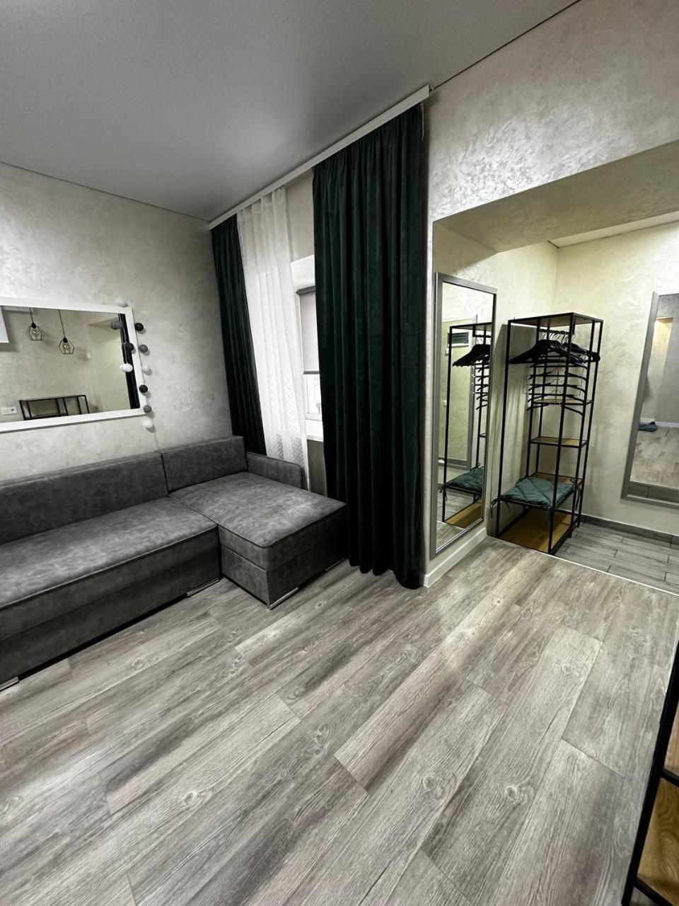 White Rooms On City Center Lviv Exterior foto