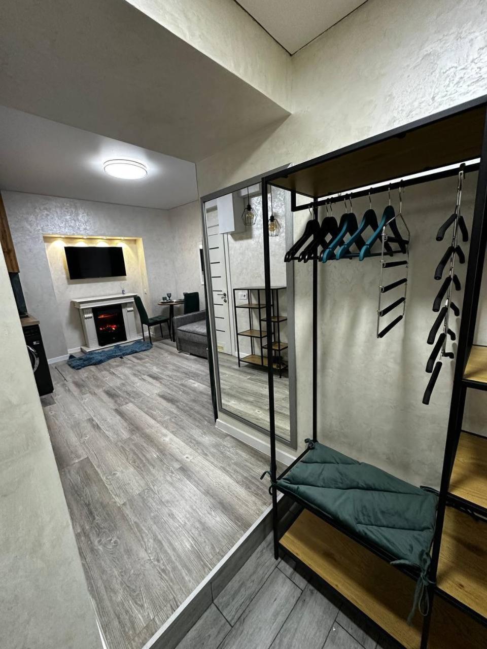 White Rooms On City Center Lviv Exterior foto